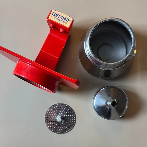 Gemini Express stovetop espresso maker in red - Picture 4 of 16
